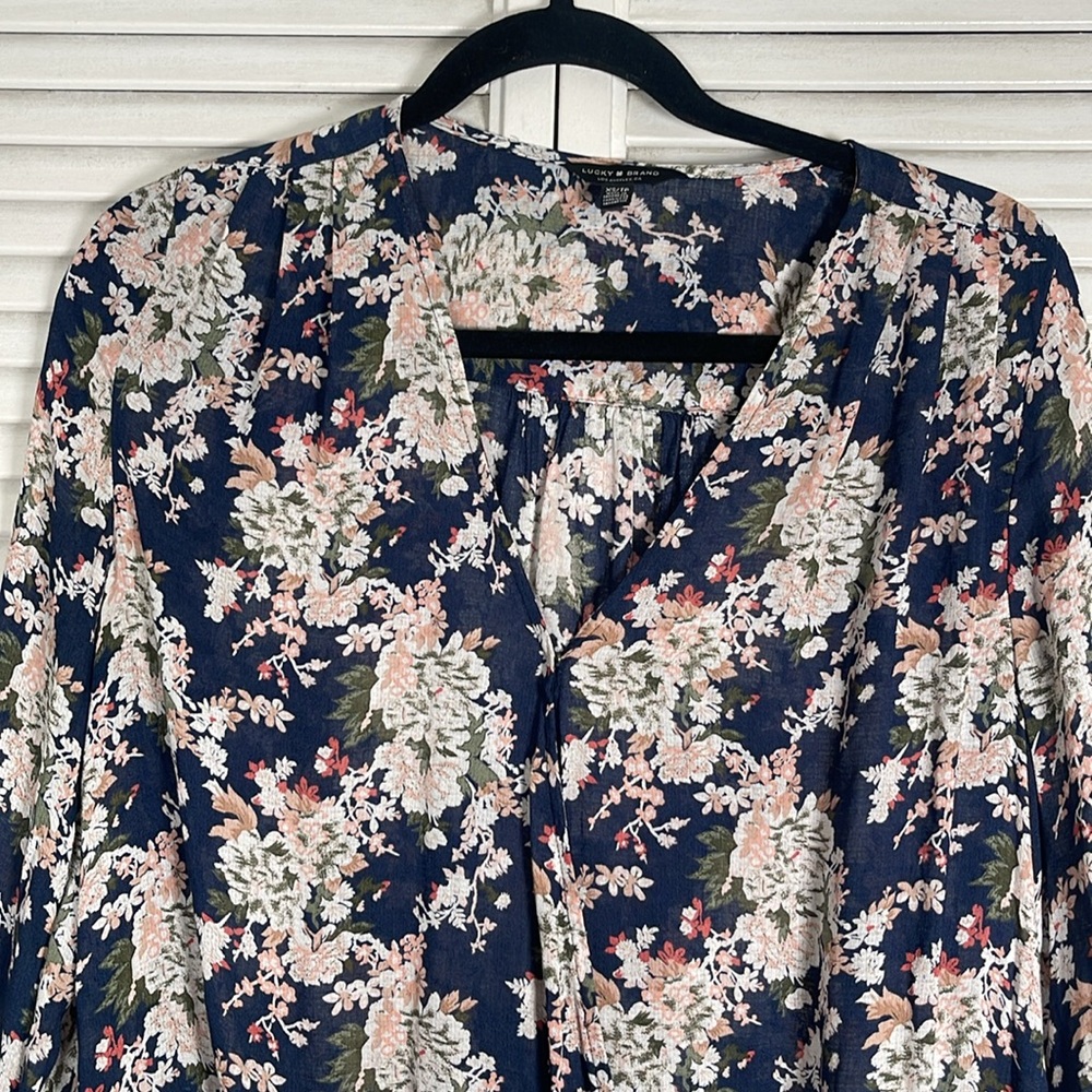 Lucky Brand, women’s Sawyer Wrap Top, size: XS. - Picture 2 of 9